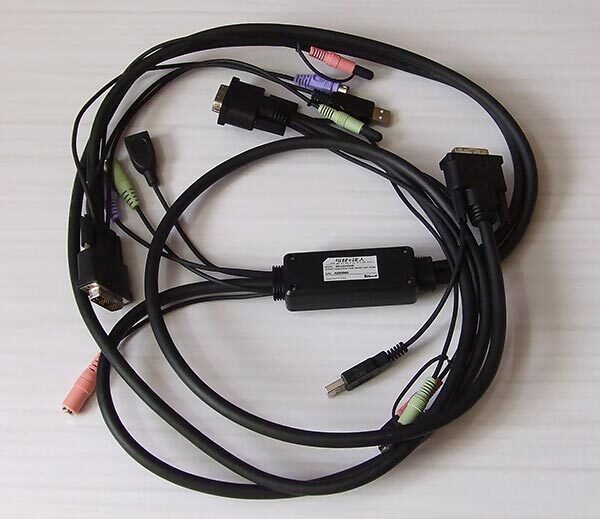 切替の達人レボリューション SKV2HDAS DVI USB PS/2 パソコン自動切替器_画像2