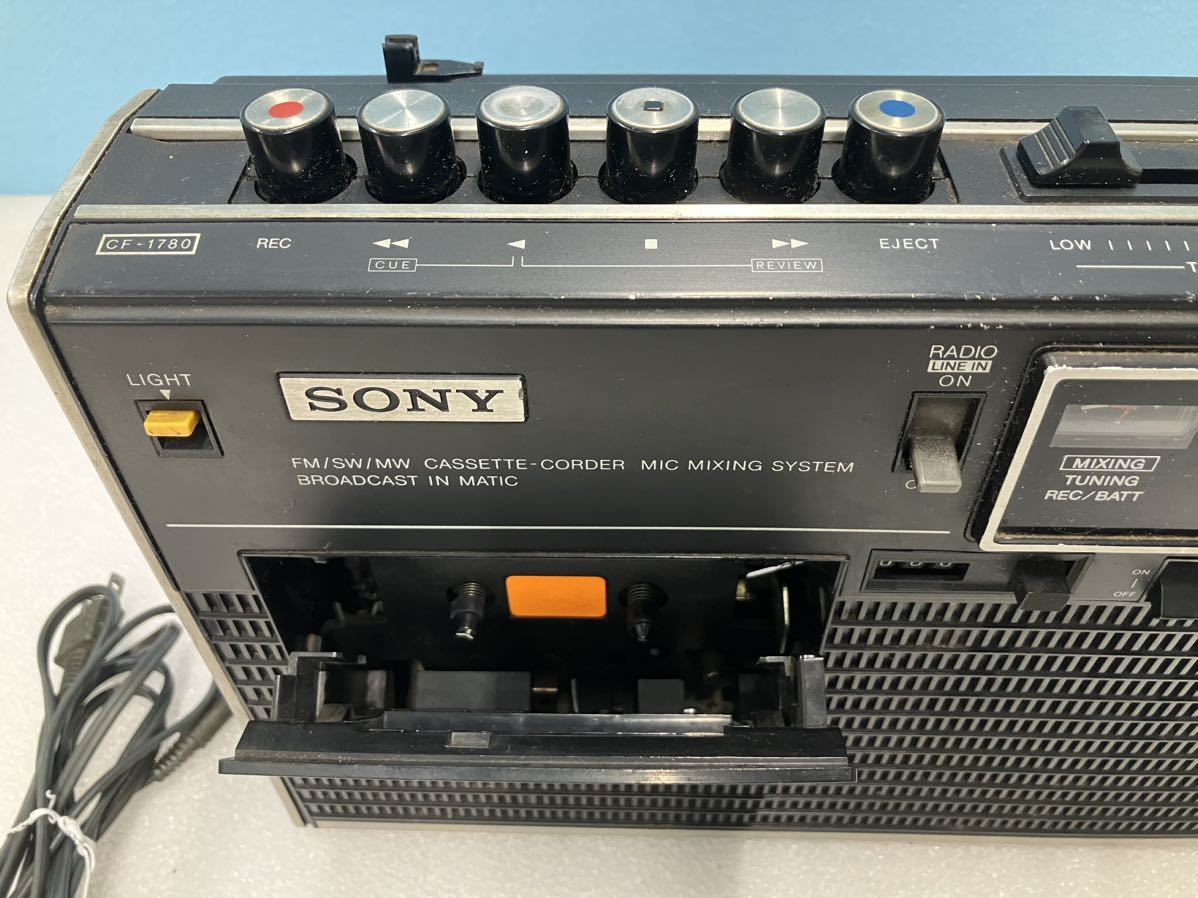 SONY 3BANDS CF-1780 ソニー カセットデッキ FM/SW/MW 通電確認 多彩な編集機能搭載 BCLラジカセ 短波受信 昭和レトロ カセットコーダー_画像2
