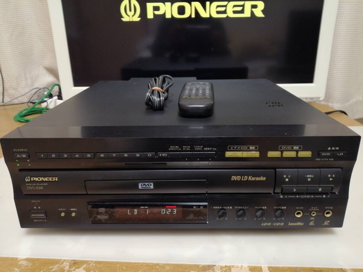 ★Pioneer DVL-K88 DVD/LDカラオケプレーヤー  整備美品の画像1