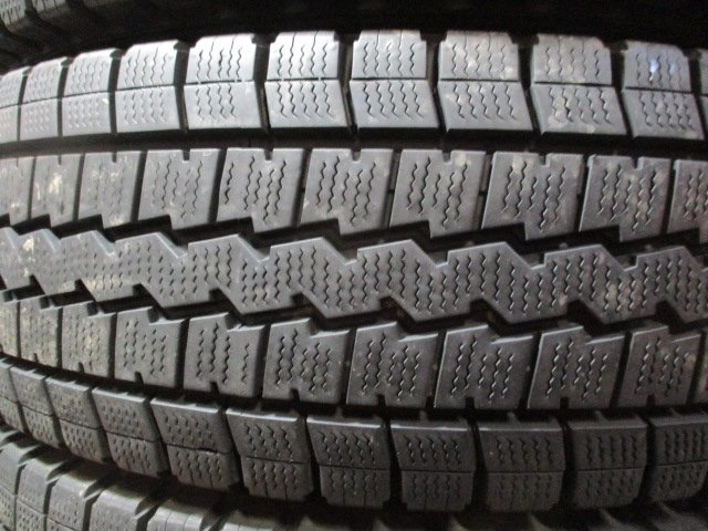 管理番号 R215 スタッドレス LT中古タイヤ 2022年製 205/75R16 113/111L 冬6本！ダンロップ LT03 法人宛/営業所止め送料無料_画像4