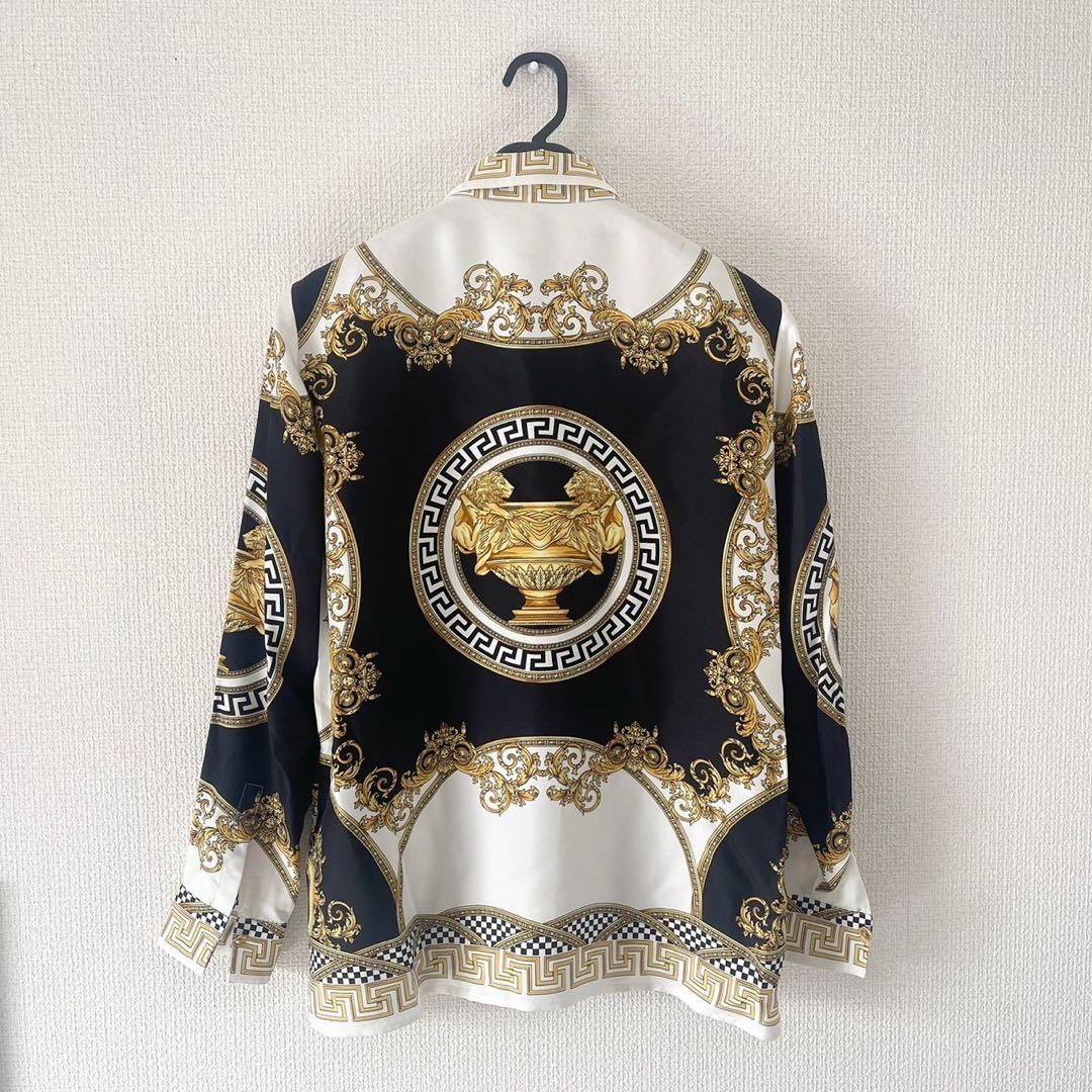 定価22万→8万 VERSACE シルク シャツ ヴェルサーチ Yシャツ レディース メンズ 42 M トップス 白 ホワイト 高級 おしゃれ ハイブランド_画像3