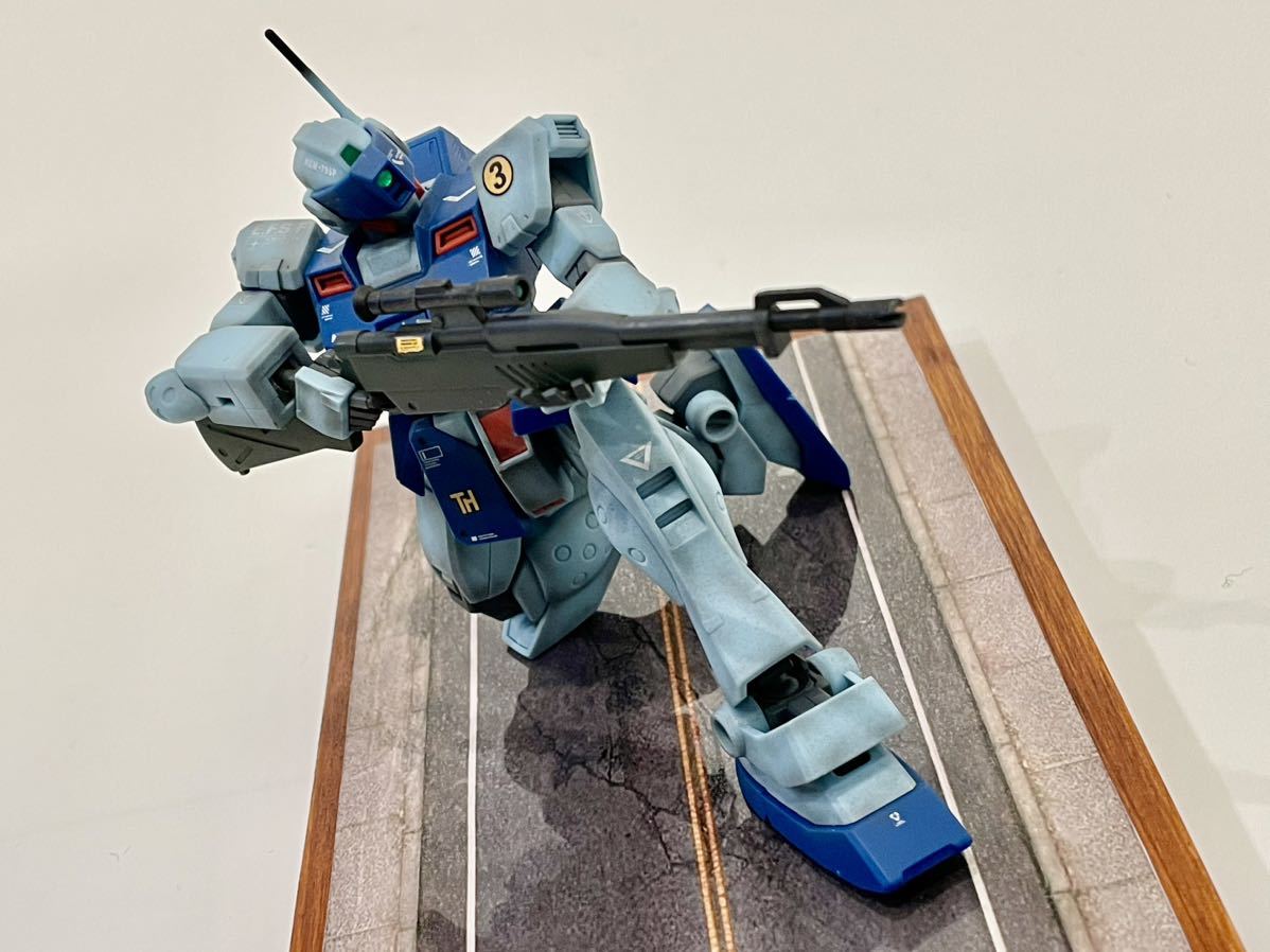 地球連邦宇宙軍　ジムスナイパー2 G-4実験部隊　スカーレット隊 1/144ディスプレイ台付き完成品　ガンプラ_画像4