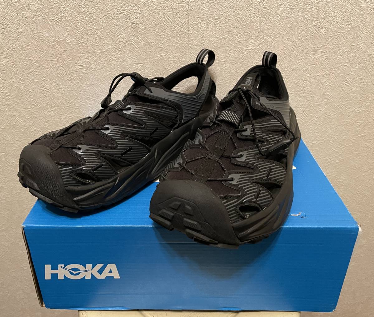 新品同様HOKA-M HOPARAブラック黒グレー美品US8.5:JPN26.5cm別モデル箱付きMADE IN VIETNAMベトナム製(デッドストックの画像1