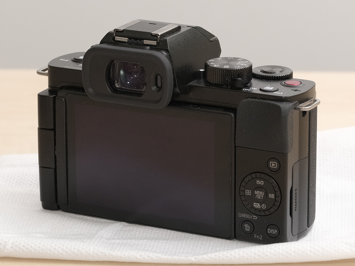 超美品 Panasonic LUMIX DC-G100 ボディのみ 付属品未使用・新品レンズクリーニングキット付き_画像4