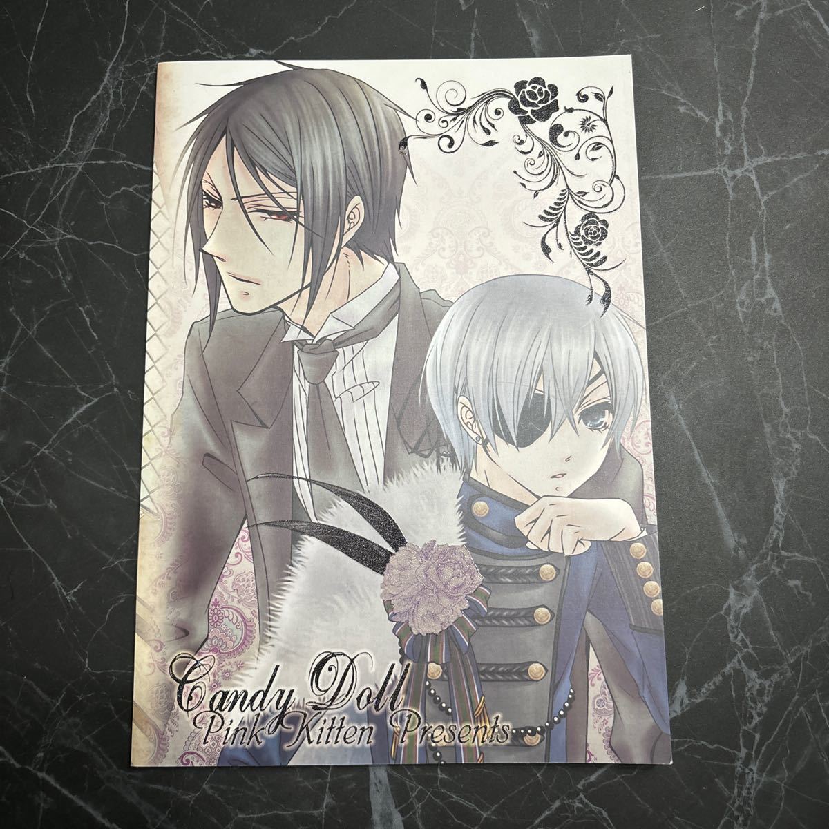 入手困難!超レア●黒執事 同人誌 Candy doll/ぴんくのこねこ/なおきち/セバスチャン×シエル/セバシエ/漫画/コミック/ボーイズラブ★302_画像2