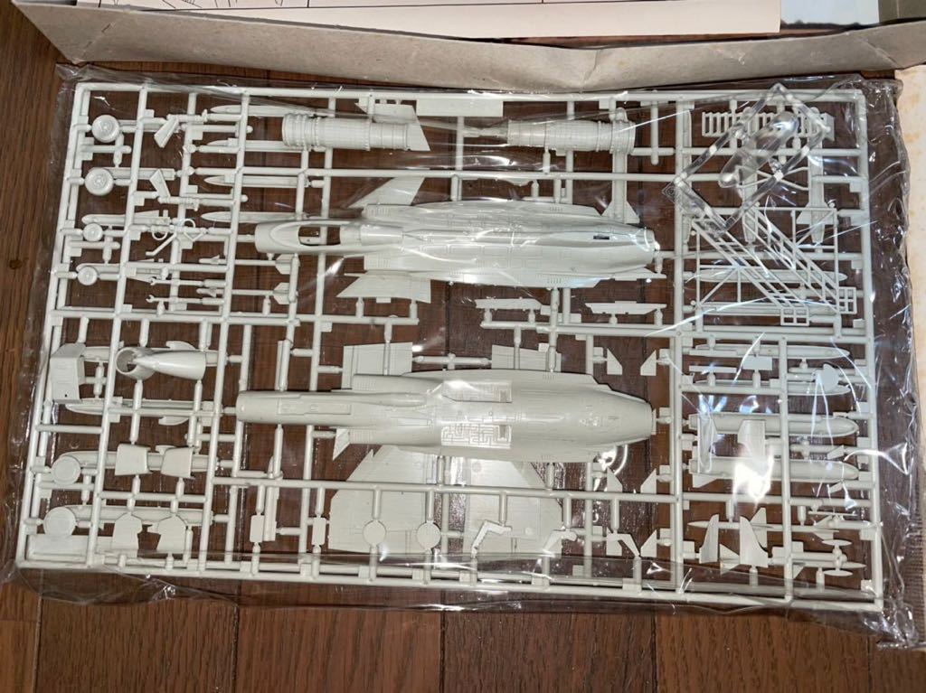 RBT205b 激レア 未組立 プラモデル2個 1/72 SAAB JAS 39 GRIPEN 1/144 戦闘機 Revell _画像3