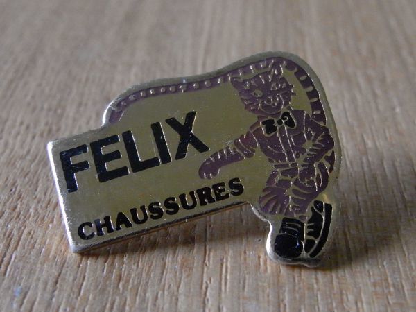  old pin badge :FELIX cat animal pin z#S