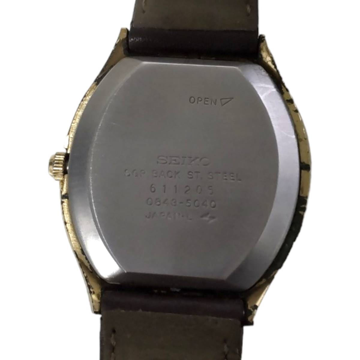 【中古品】SEIKO セイコー 0843-5040 文字盤ゴールド デイデイト クオーツ スクエア 不動 メンズ腕時計 本体のみ hiL481RO_画像4