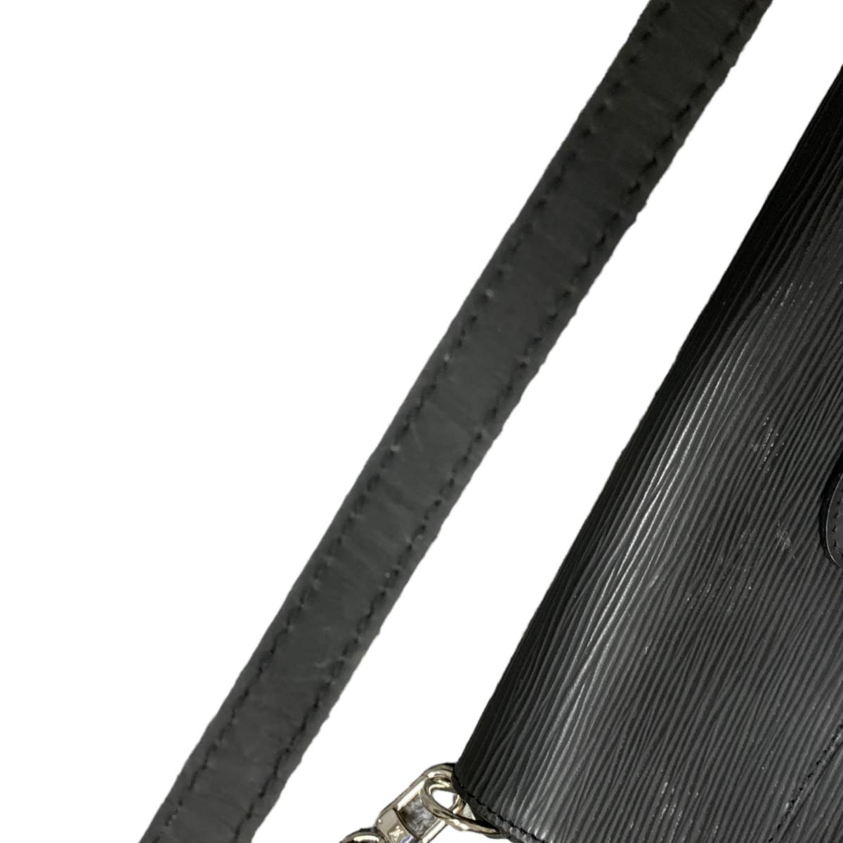 ◆中古品◆Louis Vuitton ルイヴィトン エピライン ポシェットセギュール M58882 ブラック ノワール ショルダーバッグ レディース Q57533NAの画像10
