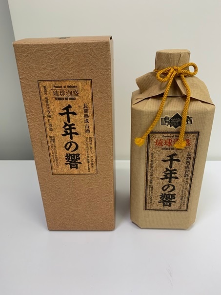 琉球泡盛 千年の響 720ml 25％ 長期熟成古酒◆配送先：神奈川県限定◆ SMK319SMの画像1
