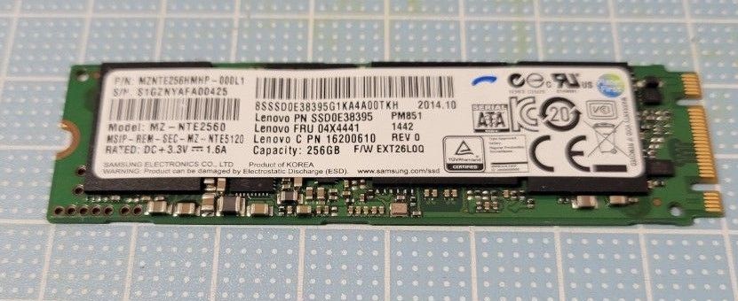 SAMSUNG SSD M.2 SATA　256GB