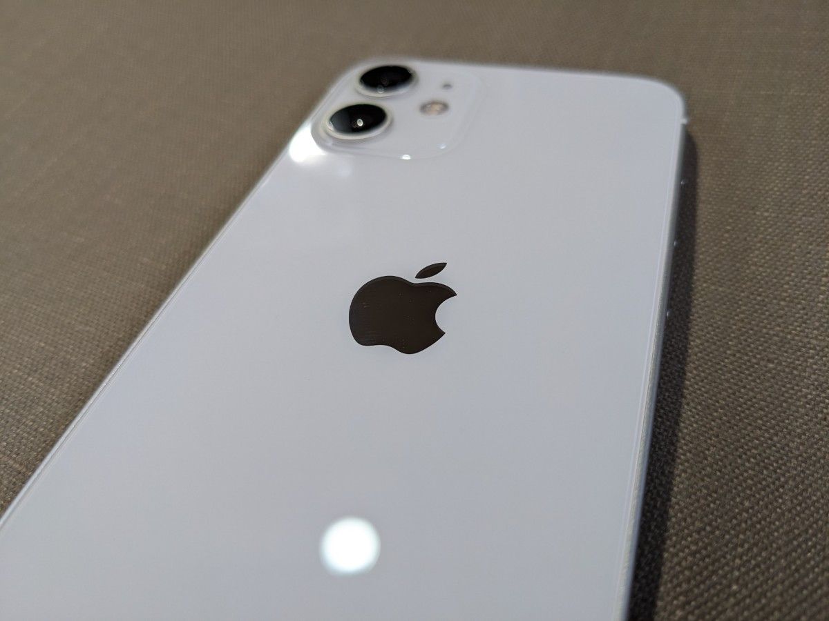 美品 Apple iPhone 12 mini 128GB ホワイト バッテリー82% sim 美品 Apple iPhone 12 mini 128GB ホワイト バッテリー82% sim