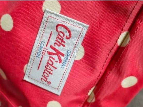 アクセントになる！Cath Kidston ボストンバッグ キャスキッドソン ドット バッグ　赤