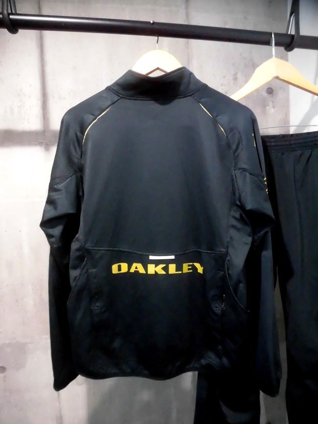 OAKLEY オークリー ウォームアップ ジャージ セットアップL/トレーニング 上下セット/黒 ブラック/メンズ/自転車 ランニング_画像3