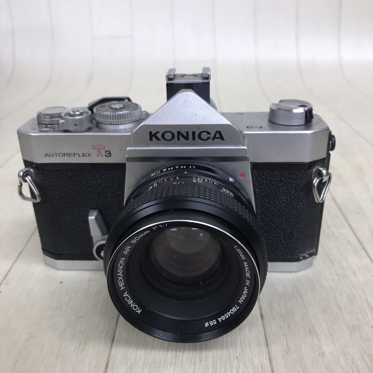 B1696 レア 希少 レトロ KONIKA カメラ コニカAUTOREFLEX T3 レンズ付き HEXANON AR 50mm F1.7 当時物 動作未確認 ジャンク_画像2