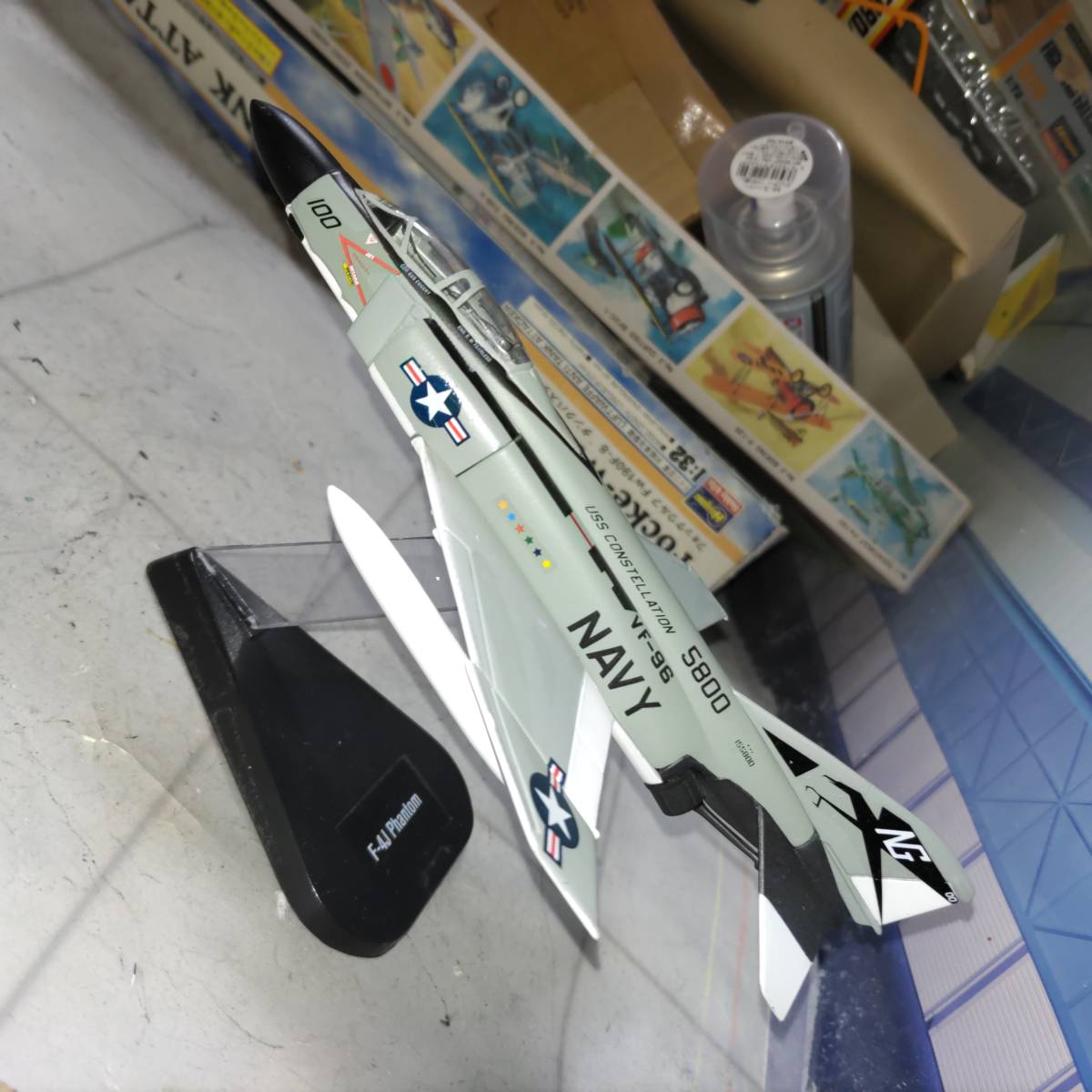 1/100 アメリカ海軍　ダイキャスト製F4JファントムⅡ完成品_画像4