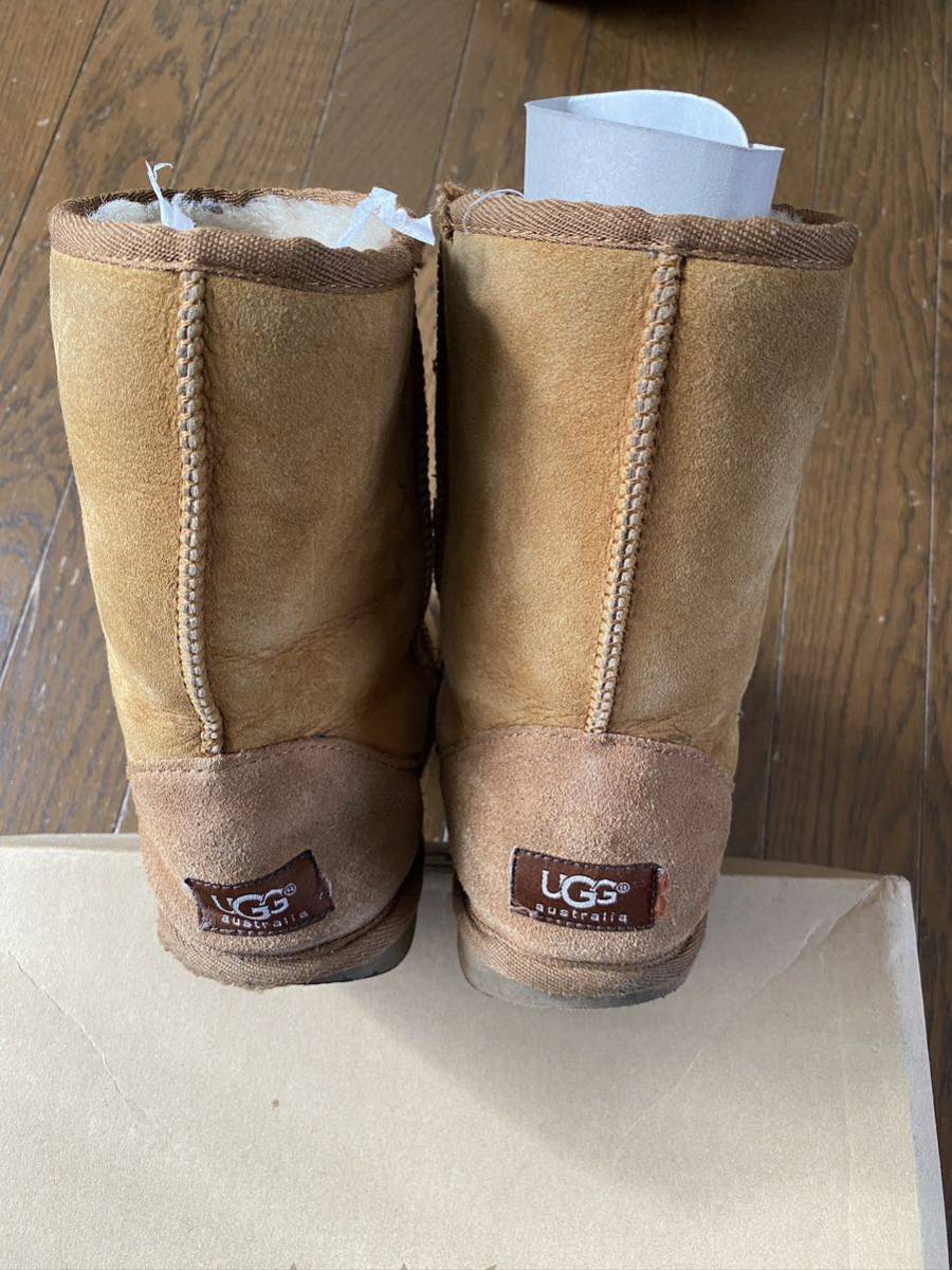 UGGクラシックショートブーツミニムートンチェスナットサイズUS6ウーマンレディース23.0cmアグ5825箱付きCHESTNUTアグーレザー_画像5