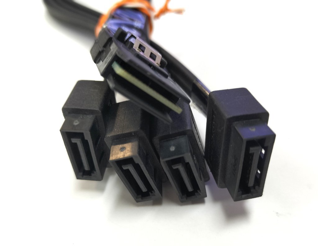 HP 483508-003 MiniSAS 4 SATA conversion cable 