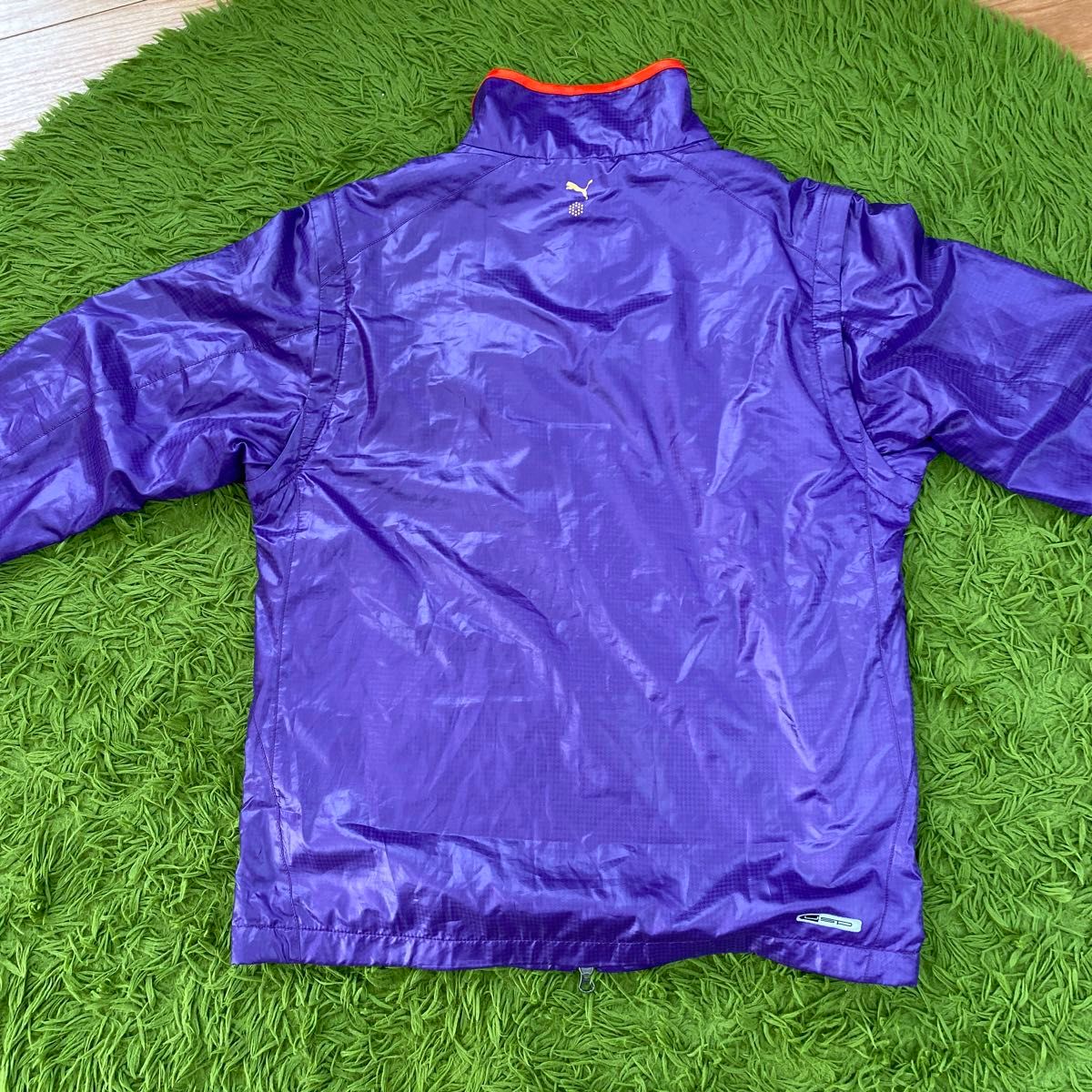 PUMAジャパン　ゴルフ用ウィンドジャケット。紫色。Mサイズ。2way
