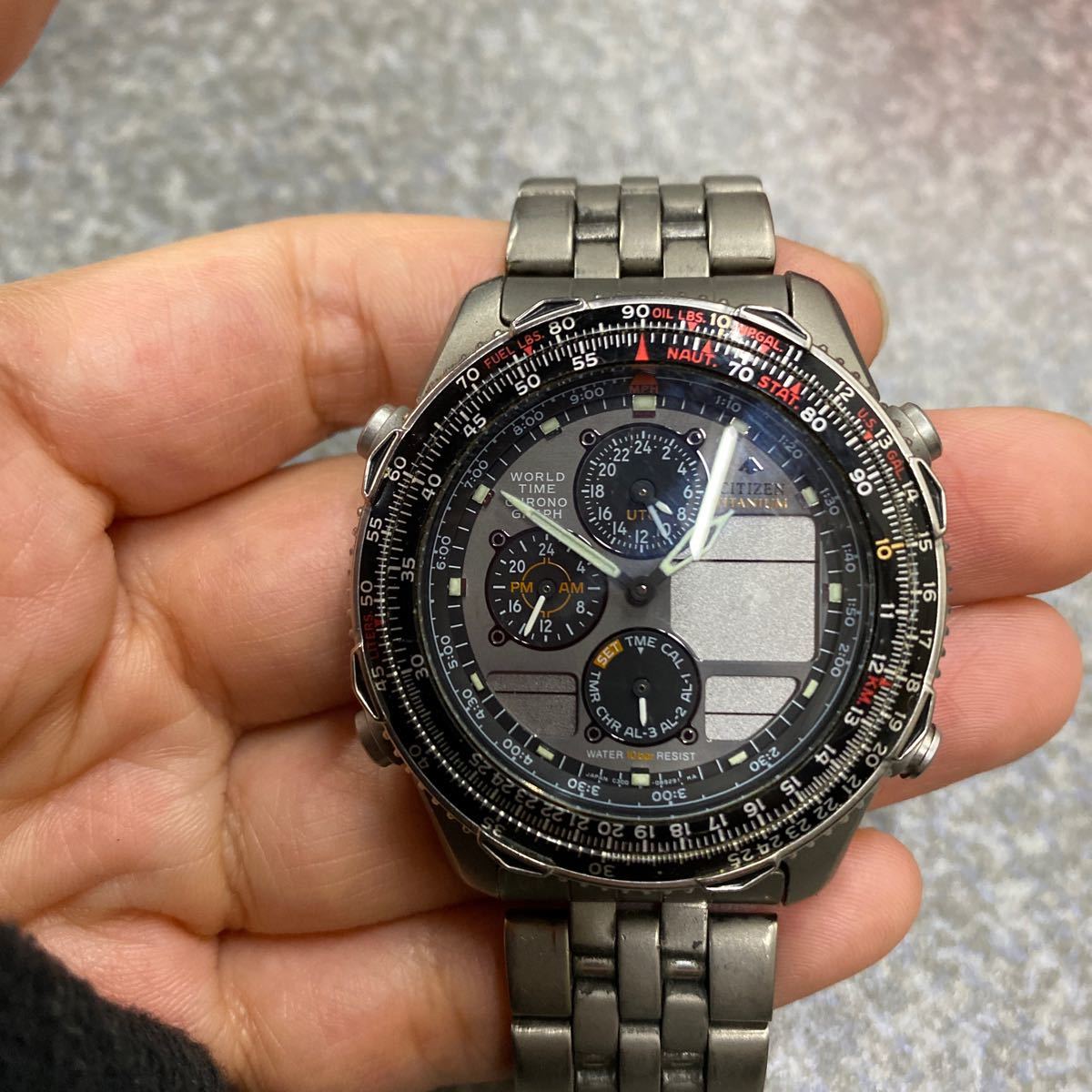 02168 CITIZEN シチズン PROMASTER ナビホーク ワールドタイム TITANIUM C300-E80141TA 現状品　不動品 _画像2