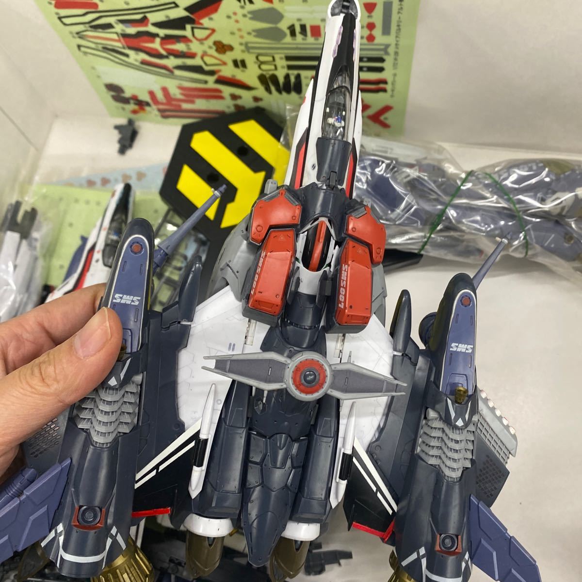 07444 組立済みプラモデル まとめ現状ジャンクVF-25F アーマードメサイアバルキリー アルト機 1/72スケール マクロスF 超時空要塞マクロスF_画像3