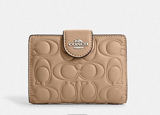 最新作!新品未使用COACHコーチ!2つ折り財布 ・シグネチャー 最新作!新品未使用COACHコーチ!2つ折り財布 ・シグネチャー