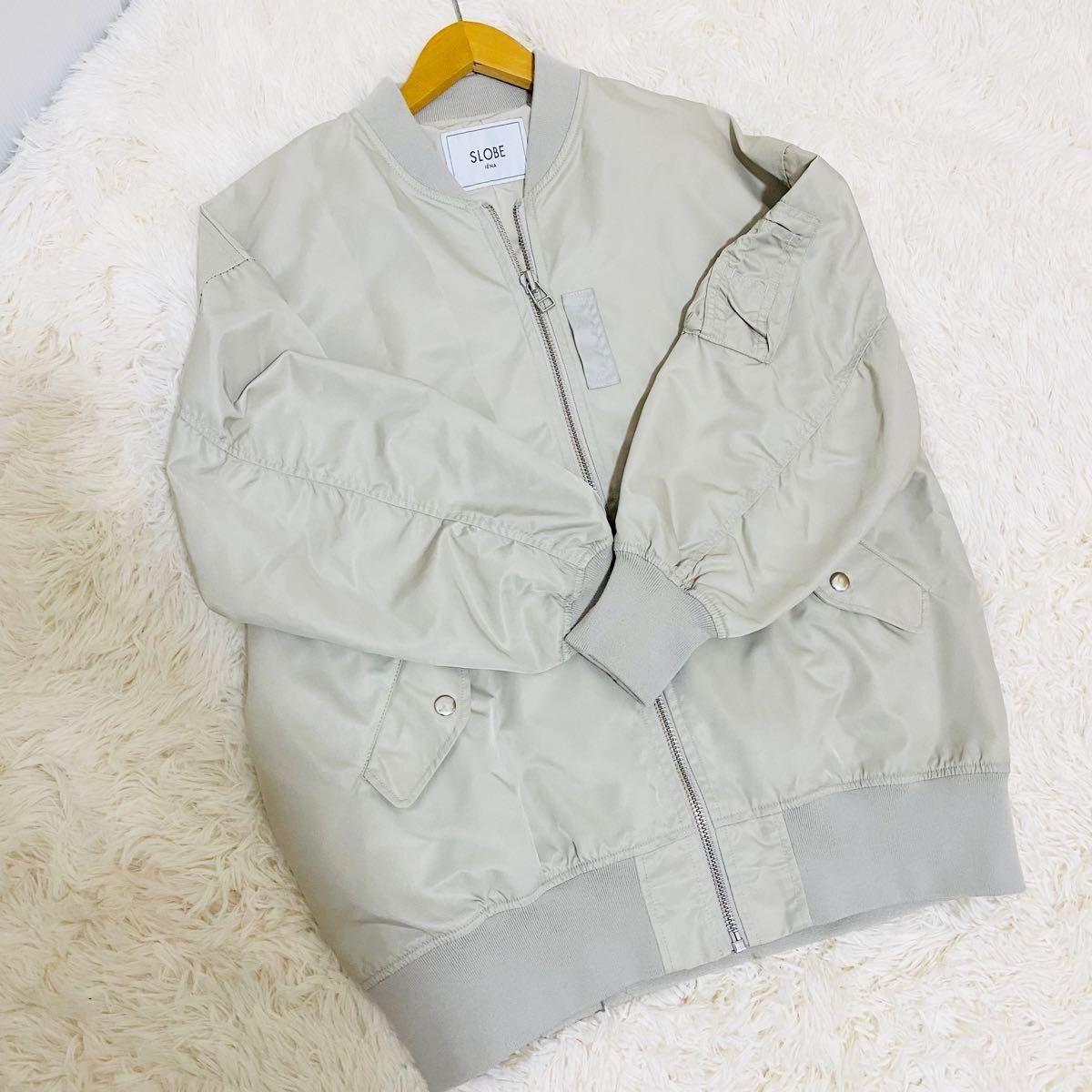 美品 スローブイエナ SLOBE IENA ブルゾン MA-1 ベージュ 美品 スローブイエナ SLOBE IENA ブルゾン MA-1 ベージュ