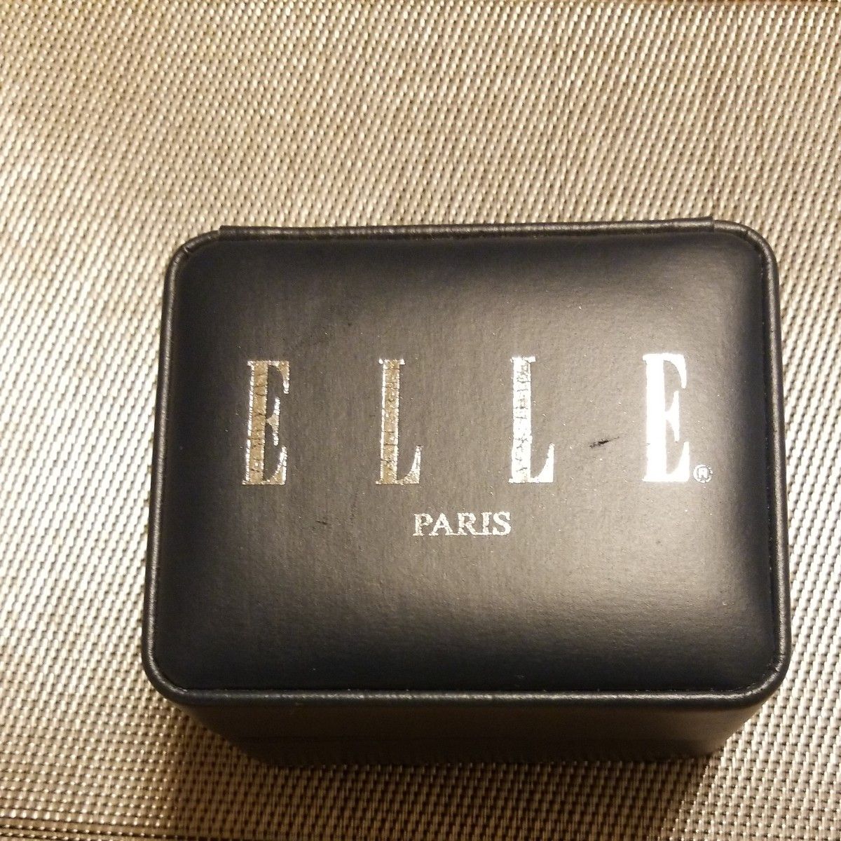 腕時計　ELLE   PARIS　ペアウォッチ　2点セット　箱付き