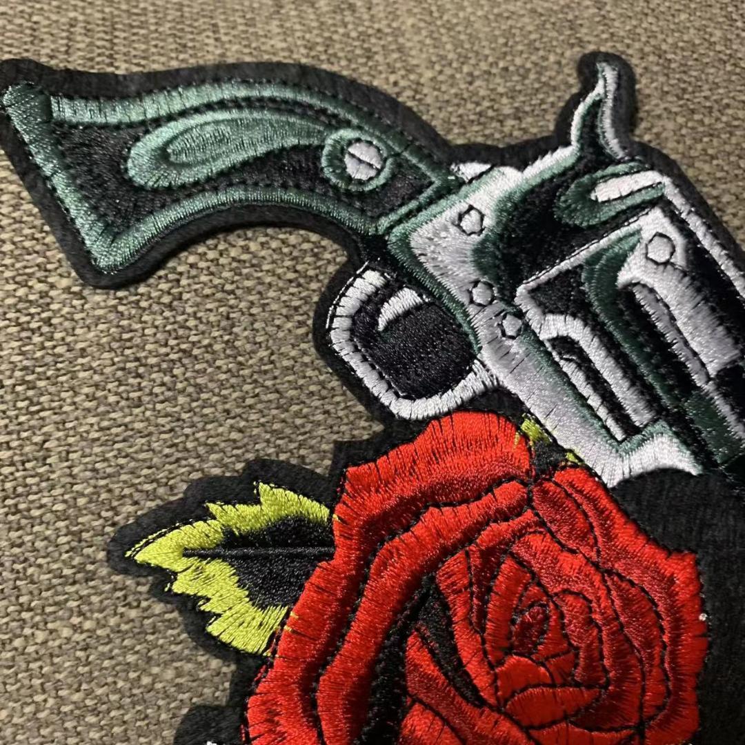 2枚セット　ワッペン　アイロン接着　特大サイズ　豪華刺繍　GUNS ROSES　迫力_画像6