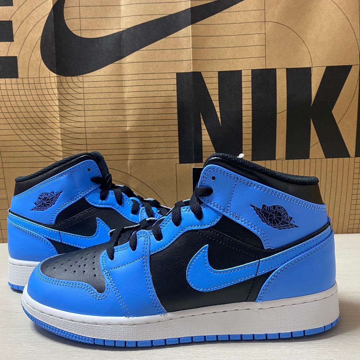 24.5cm AIR JORDAN 1 MID (GS)