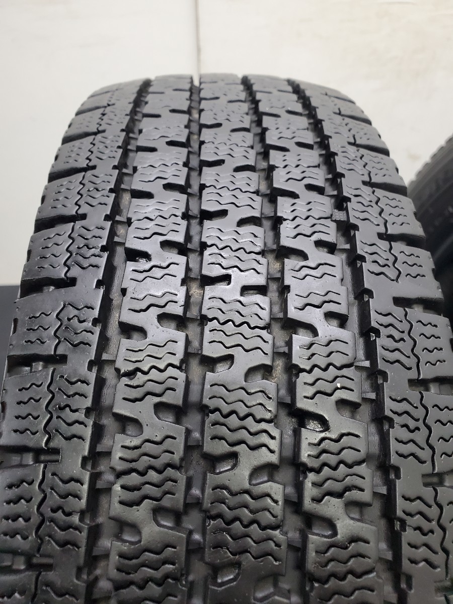 175/80R14 99/98N LT スタッドレス 冬タイヤ 8PR 4本 トーヨー デルベックス 935 特価品 21年式 送料無料 T2367_画像2