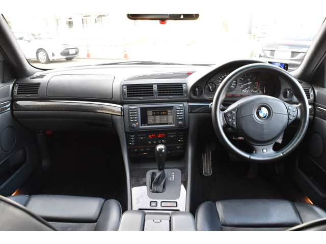 「【諸費用コミ】:2001年 BMW E38後期 735i Mスポーツパッケージ ・純正18AW・純正ナビ・ETC・キーレス・禁煙車」の画像3