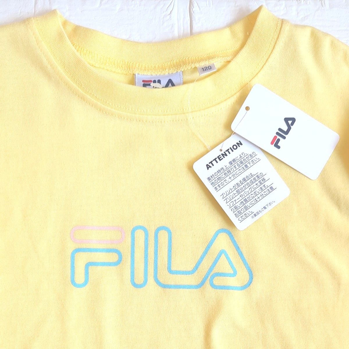 【新品】タグつき　FILA　フィラ　長袖 Tシャツ　ロンT　サイズ120　イエロー　ロゴタグ　ロゴ袖　女の子　かわいい　映え