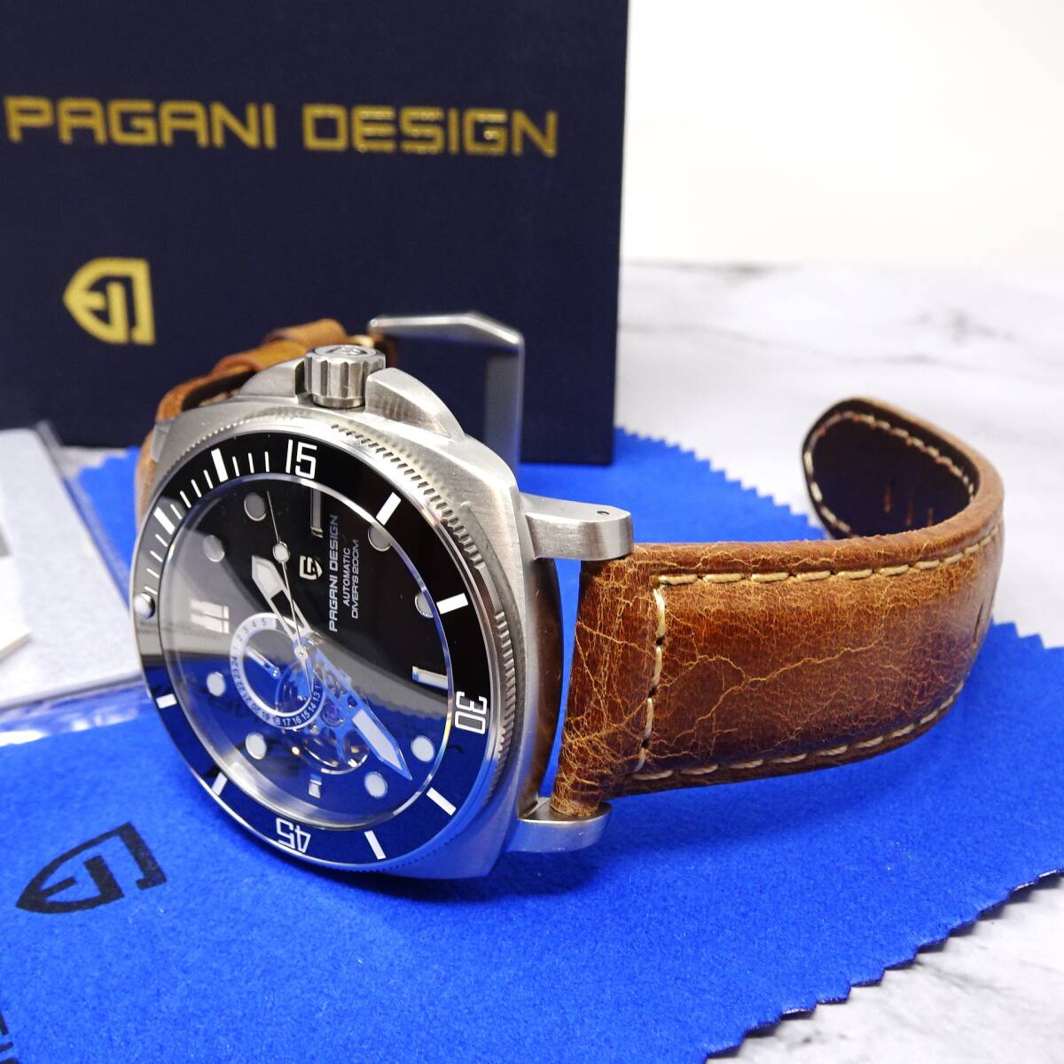 送料無料・〓新品〓腕時計 パガーニデザイン PAGANI DESIGN 機械式・NH39Ａ・オープンハート・ビンテージ加工ベルト・サファイア・PD-1736_画像5