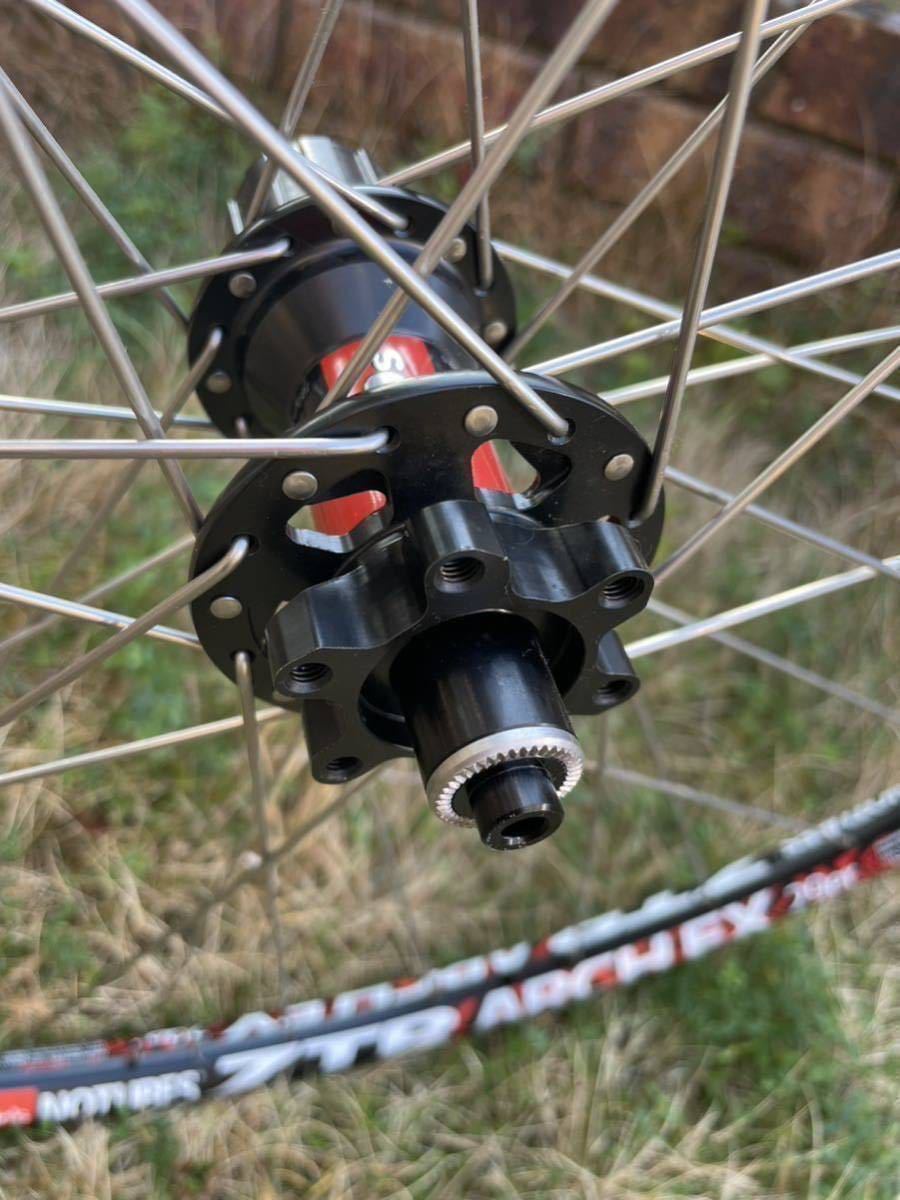 1スタ!ハブダイナモホイールセット! super nova dynamo front hub DTswiss240s rear disk hub 通勤 エブリディ ブルぺ 700c surly salsa_画像3