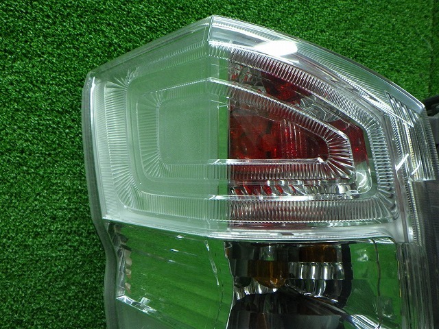 ホンダ　RK系　ステップワゴン　スパーダ　テールレンズ　左右　P8896　LED OK　訳あり　240126104_画像2