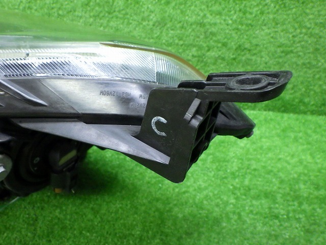 トヨタ NCP100/105 ラクティス 後期 右ヘッドライト HID 52-190 C 240205042_画像7