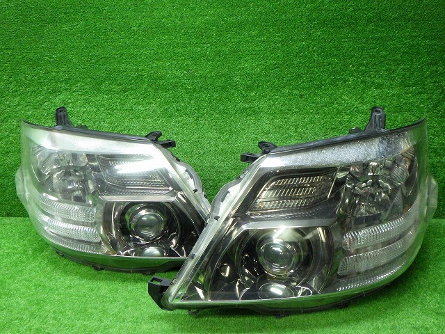 トヨタ　10系　アルファード　後期　ヘッドライト　左右　HID　58-17　7　240131059_画像1