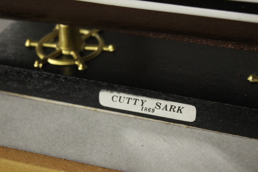 ケース付き！帆船模型！「CUTTY SARK 1869」 カティサーク オブジェ 船 置物 インテリア ディスプレイ ガラスケース 完成品 レトロ_画像4