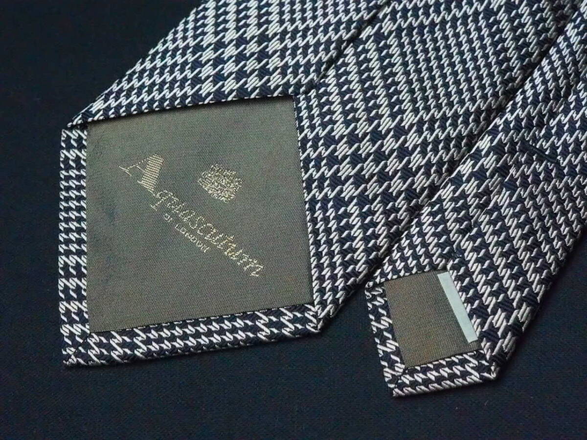  beautiful goods [Aquascutum Aquascutum ]A1039 thousand bird pattern ITALY Italy SILK brand necktie USED Old old clothes superior article 