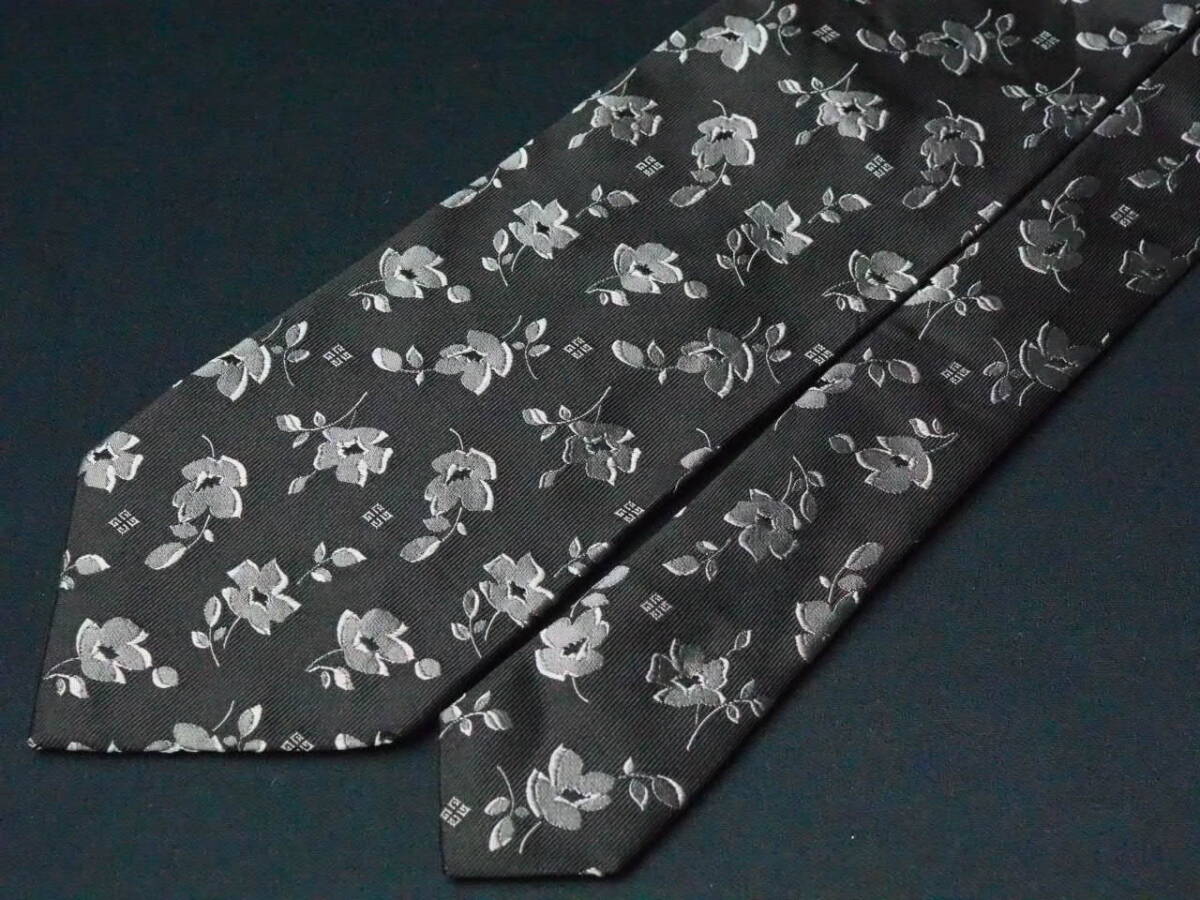  beautiful goods [GIVENCHY Givenchy ]A1126 Logo black black flower Italy made in Italy SILK brand USED Givenchy old clothes superior article necktie 