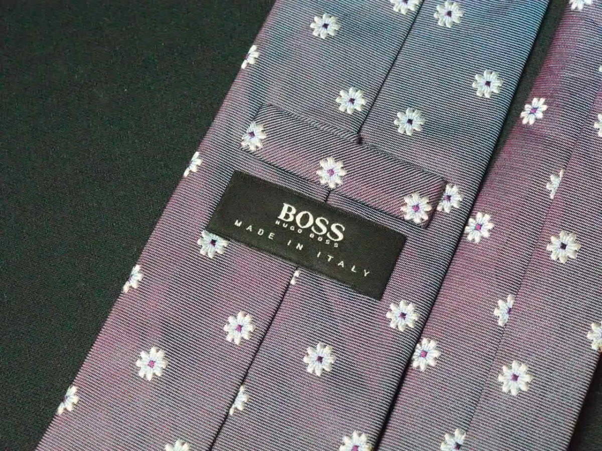 美品 【HUGO BOSS ヒューゴボス】A1283 グレー系 イタリア 伊製 SILK ブランド ネクタイ 古着 良品_画像3