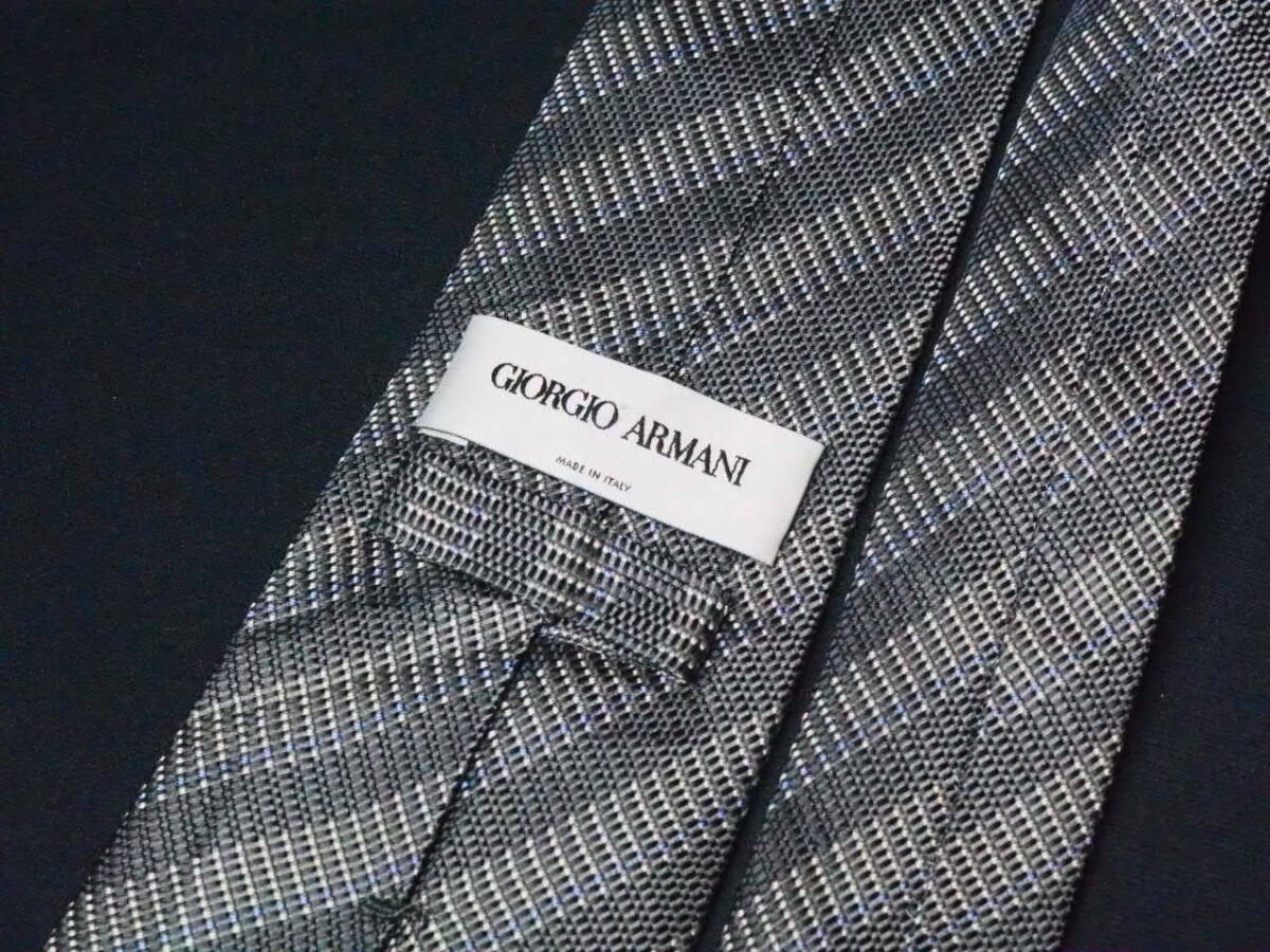 美品 【GIORGIO ARMANI ジョルジオアルマーニ】A1559 シルバーグレー イタリア 伊製 SILK ブランド ネクタイ 古着 良品_画像3