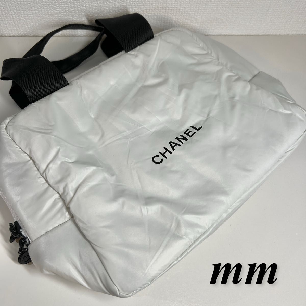 CHANEL シャネル ノベルティ ミニバッグ 新品未使用品 ホワイト CHANEL シャネル ノベルティ ミニバッグ 新品未使用品 ホワイト