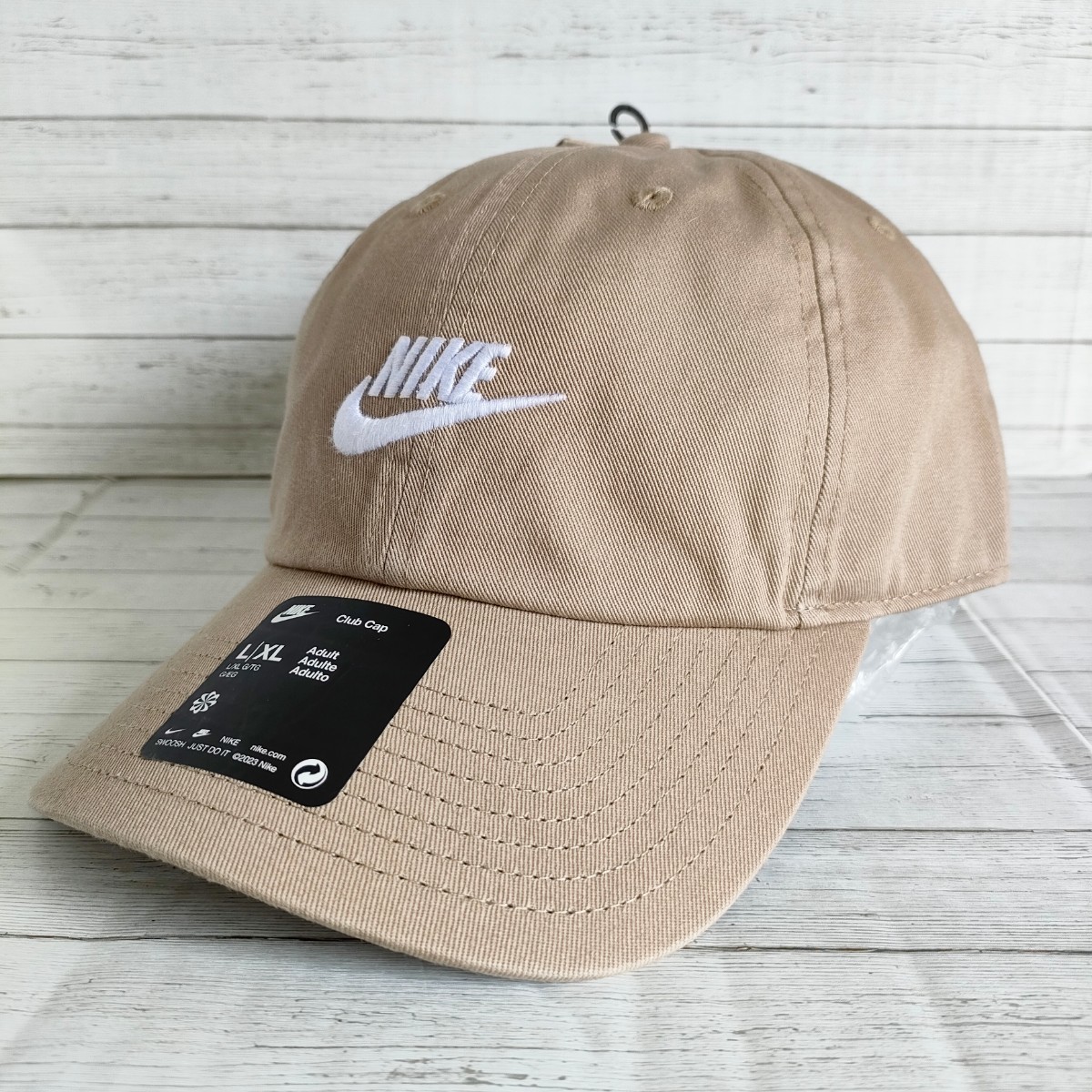 【57-59cm】NIKE　ナイキ　ベージュ　キャップ　ユニセックス　スポーツ　アウトドア　テニス　ゴルフ　ロゴ刺繍　サッカー　防寒対策