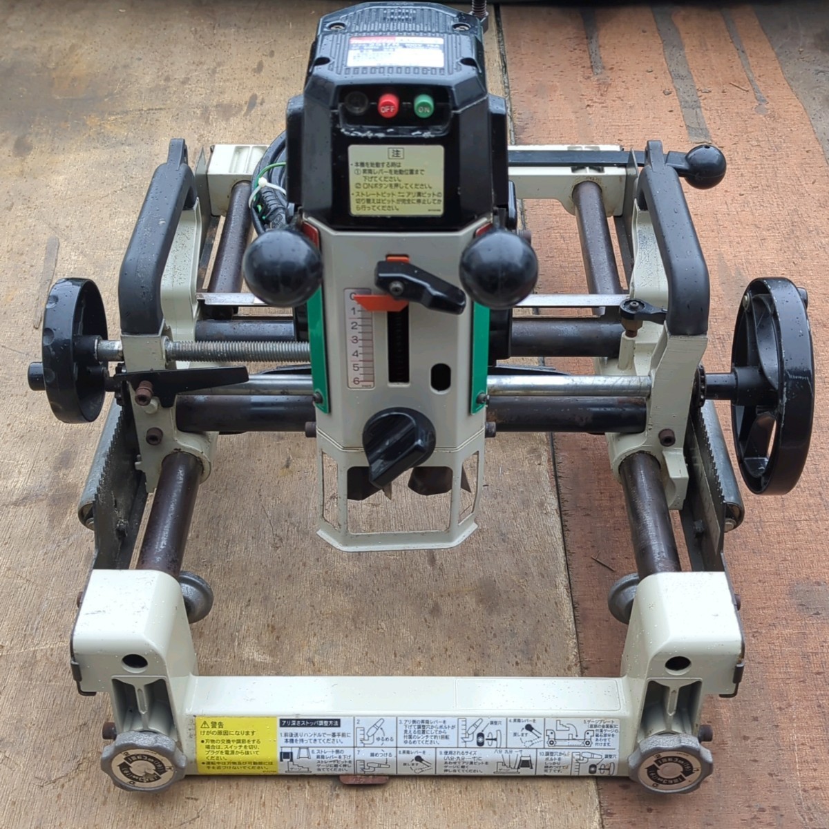 中古】□MAKITA□マキタ□大入れルーター□2516N□電気工具 中古】□MAKITA□マキタ□大入れルーター□2516N□電気工具