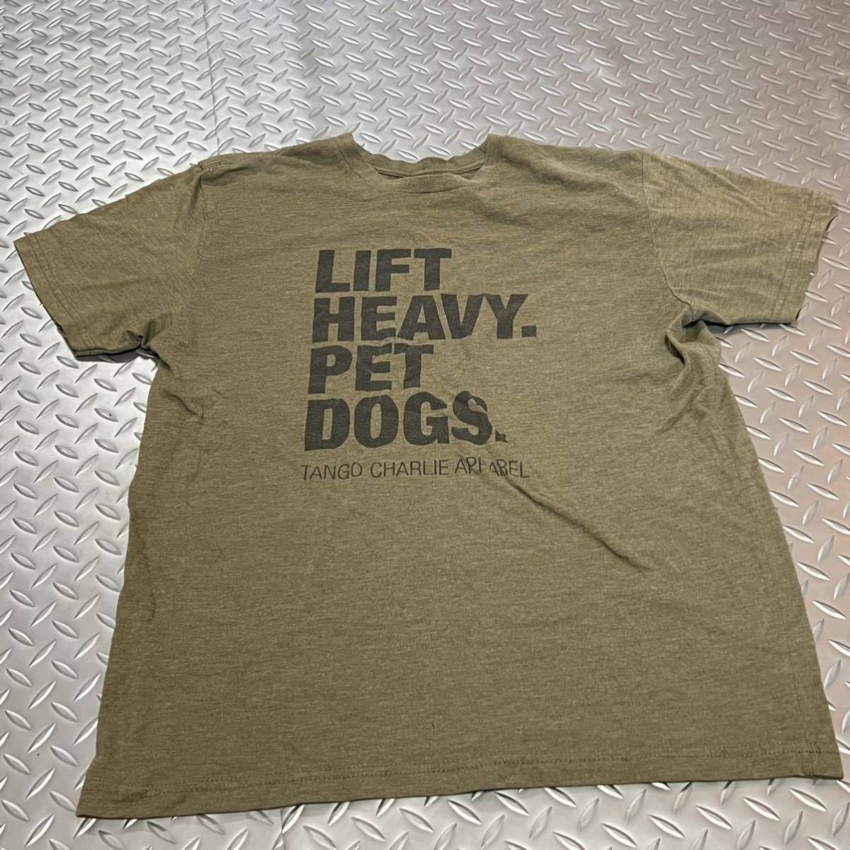 米軍放出品 Tシャツ　LIFT HEAVY. PET DOGS. おしゃれ　サバゲー　ランニング　OD MEDIUM (INV S05)_画像1