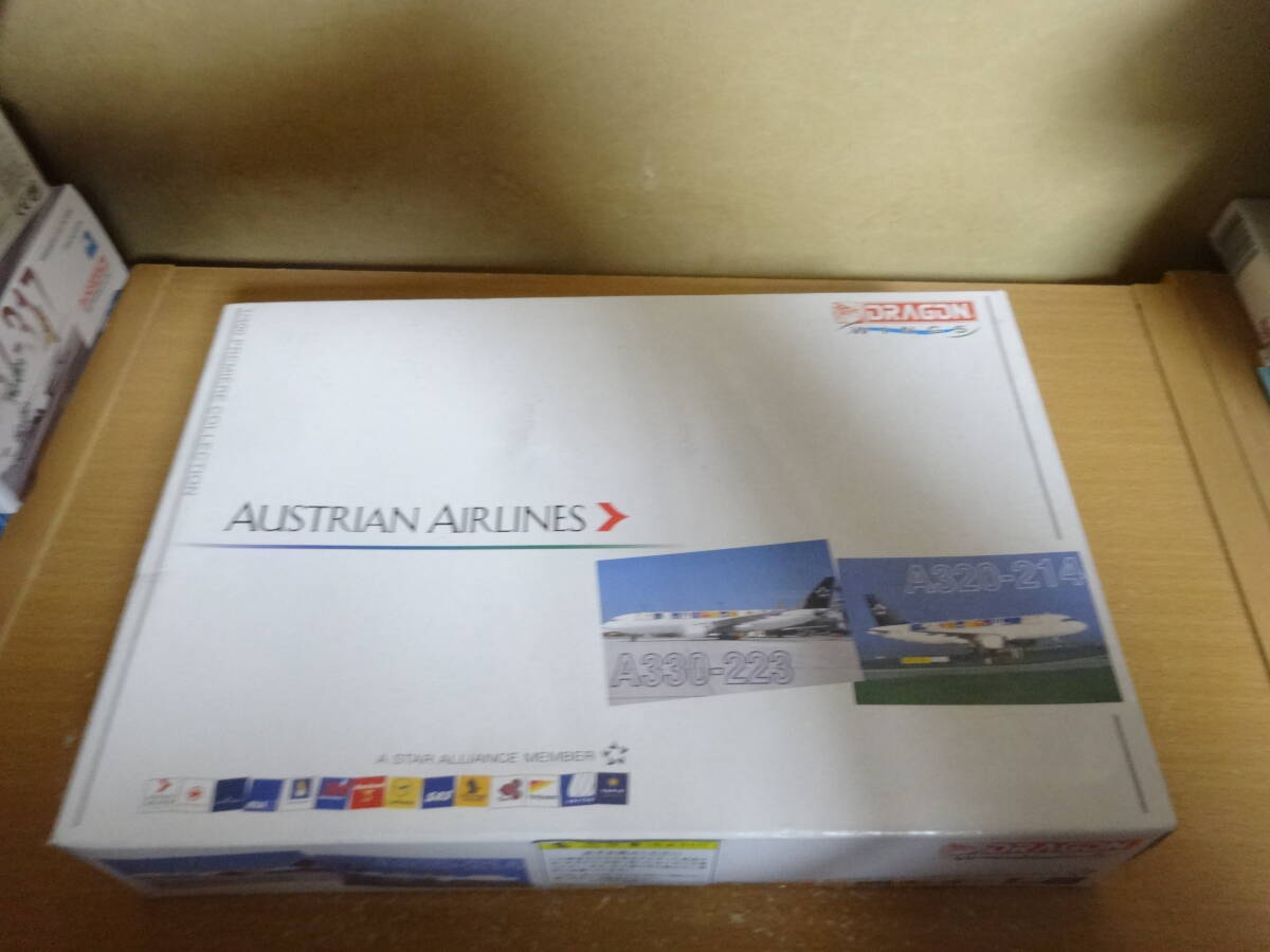 1/400　ドラゴン　オーストリア航空　A330-200　＆　A320　特別塗装_画像1