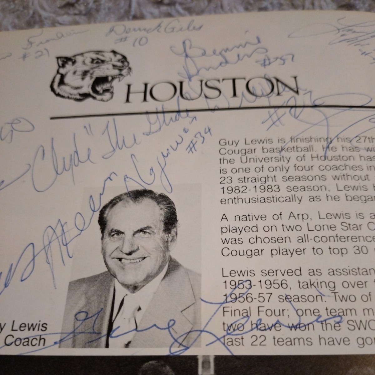 a key mo radio-controller . one k ride doreksla- autograph autograph * HAKEEM OLAJUWON CLYDE DREXLER *hyu- stone university UNIVERSITY OF HOUSTON