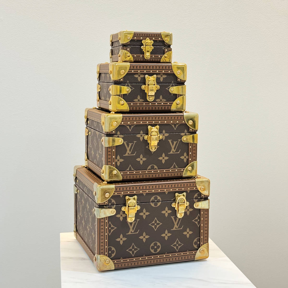 Yahoo!オークション - LOUIS VUITTON ピラミッド トランク Yahoo!オークション - LOUIS VUITTON ピラミッド トランク